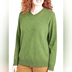Banana Republic Silk Cashmere Light Olive V-Neck Sweater. Sz. M Scandi Girl.